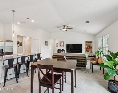 2635 Windsor Lakes Way - Photo Thumbnail 7