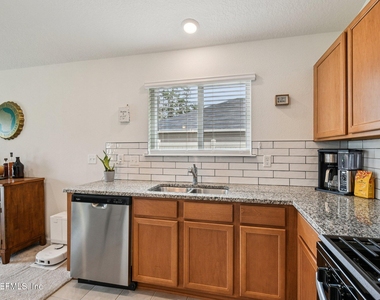 2635 Windsor Lakes Way - Photo Thumbnail 16