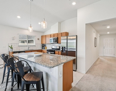 2635 Windsor Lakes Way - Photo Thumbnail 13