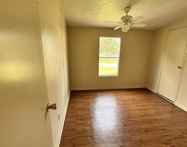 1751 Freedom Drive - Photo Thumbnail 9
