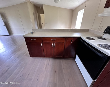 1751 Freedom Drive - Photo Thumbnail 5