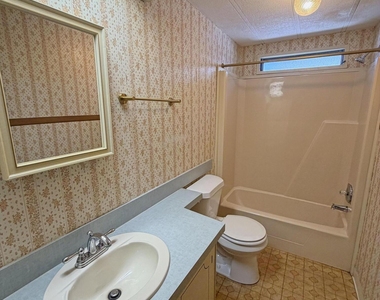7633 Plumwood Drive - Photo Thumbnail 10