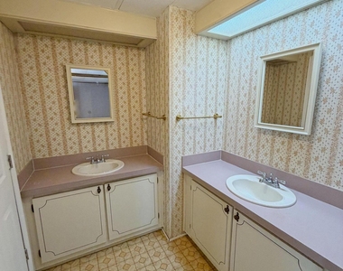 7633 Plumwood Drive - Photo Thumbnail 7