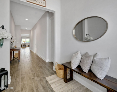 102 Seabrook Drive - Photo Thumbnail 7