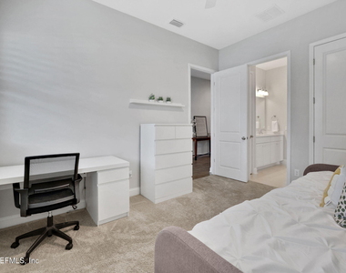 102 Seabrook Drive - Photo Thumbnail 40