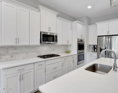 102 Seabrook Drive - Photo Thumbnail 20