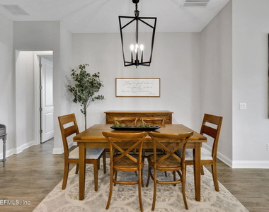 102 Seabrook Drive - Photo Thumbnail 9