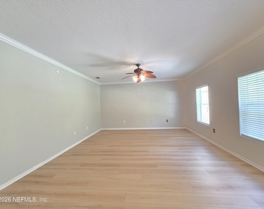 161 Flower Of Scotland Avenue - Photo Thumbnail 5