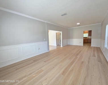 161 Flower Of Scotland Avenue - Photo Thumbnail 6