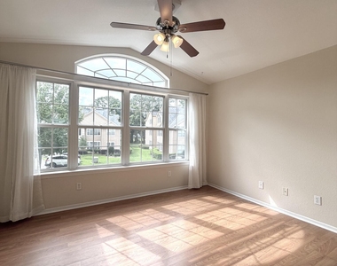 13810 Sutton Park Drive - Photo Thumbnail 11