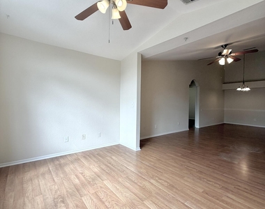 13810 Sutton Park Drive - Photo Thumbnail 10