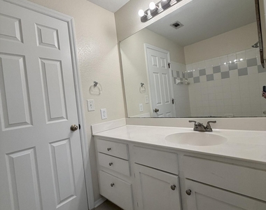 13810 Sutton Park Drive - Photo Thumbnail 23