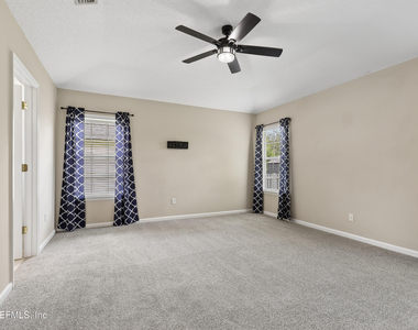 11242 Panther Creek Parkway - Photo Thumbnail 16