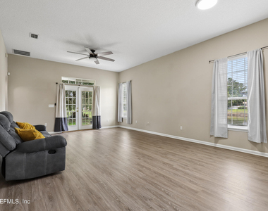 11242 Panther Creek Parkway - Photo Thumbnail 15