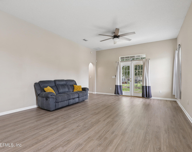 11242 Panther Creek Parkway - Photo Thumbnail 13