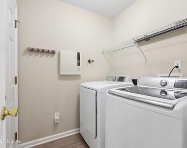 11242 Panther Creek Parkway - Photo Thumbnail 34