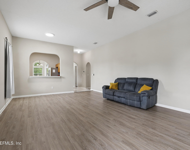11242 Panther Creek Parkway - Photo Thumbnail 14