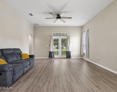11242 Panther Creek Parkway - Photo Thumbnail 9