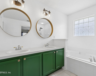 11242 Panther Creek Parkway - Photo Thumbnail 20