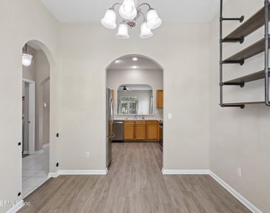 11242 Panther Creek Parkway - Photo Thumbnail 3