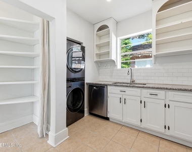 2614 Dellwood Avenue - Photo Thumbnail 12