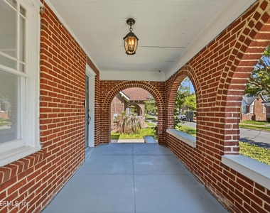 2614 Dellwood Avenue - Photo Thumbnail 4