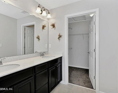 511 Richmond Drive - Photo Thumbnail 8
