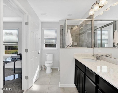 511 Richmond Drive - Photo Thumbnail 4