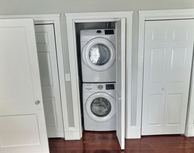2116 Herschel Street - Photo Thumbnail 4