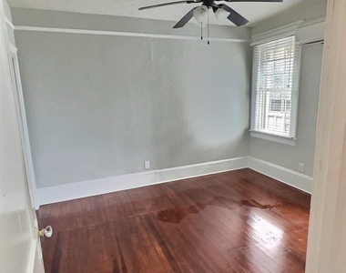 2116 Herschel Street - Photo Thumbnail 3