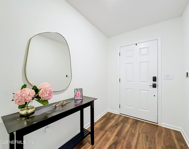 826 Flach Drive - Photo Thumbnail 3