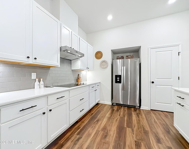 826 Flach Drive - Photo Thumbnail 9