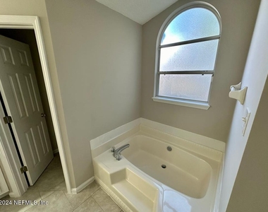 496 Heron Nest Point - Photo Thumbnail 4