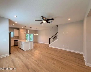 12039 Calvesta Street - Photo Thumbnail 2