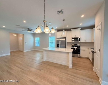 12039 Calvesta Street - Photo Thumbnail 6