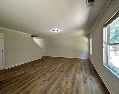 3340 Griffin Way - Photo Thumbnail 4