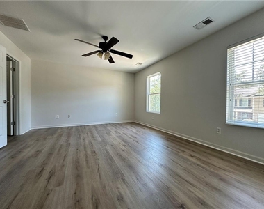 3340 Griffin Way - Photo Thumbnail 9