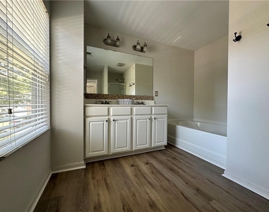 3340 Griffin Way - Photo Thumbnail 10