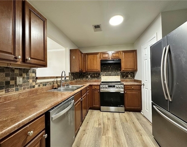 3340 Griffin Way - Photo Thumbnail 2