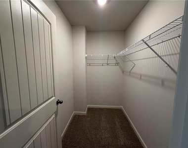36 Berryville Drive - Photo Thumbnail 11
