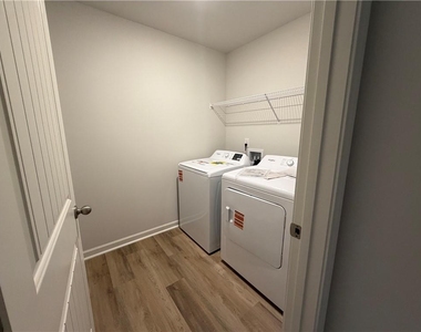 36 Berryville Drive - Photo Thumbnail 7