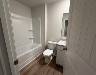 36 Berryville Drive - Photo Thumbnail 10