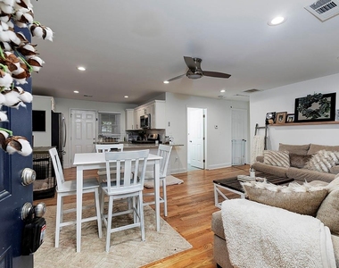 3940 Forrest Court - Photo Thumbnail 2