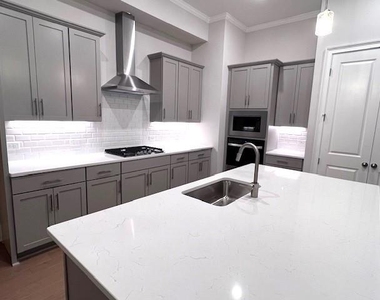 699 Stickley Oak Way - Photo Thumbnail 9
