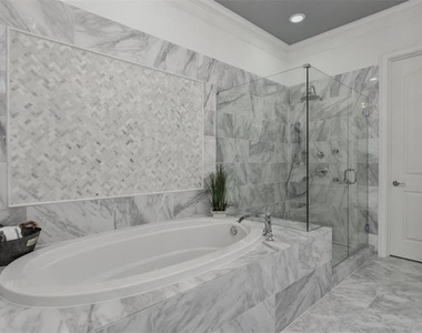 342 Brownstones Circle - Photo Thumbnail 16