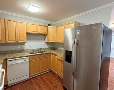 789 Jordan Lane - Photo Thumbnail 7