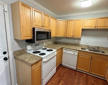789 Jordan Lane - Photo Thumbnail 6