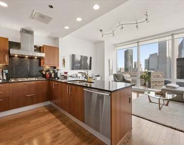 401 N Wabash Avenue - Photo Thumbnail 5