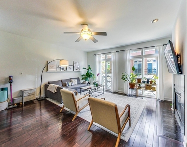 1512 S Prairie Avenue - Photo Thumbnail 1