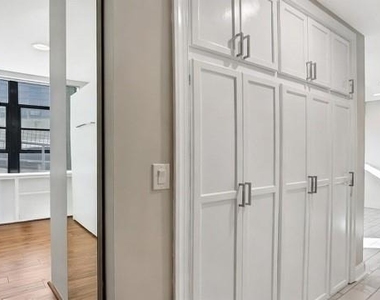 1421 Peachtree Street Ne - Photo Thumbnail 11